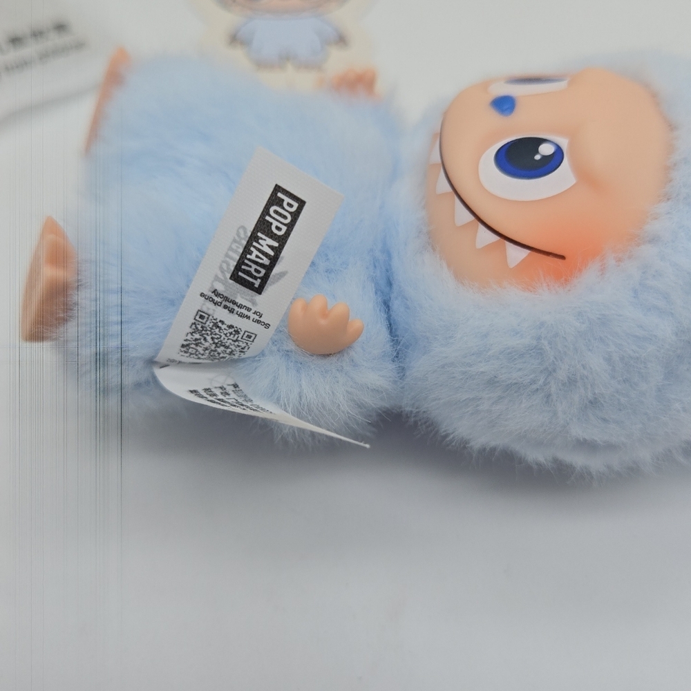 Authentic Labubu pin for love, letter D - Picture 4 of 16